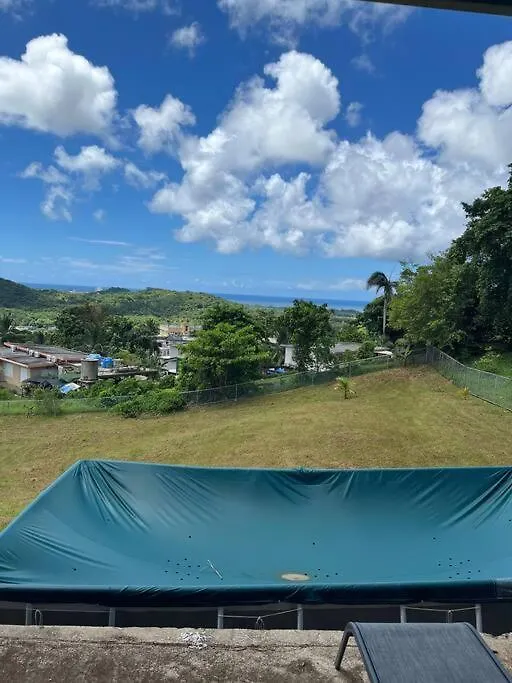 Casa de Férias One Bedroom Ocean- Mountain View Home Five Min To Beach Luquillo
