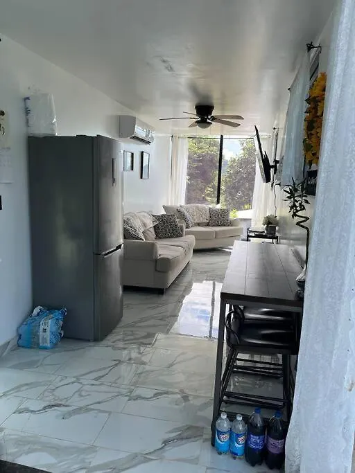 One Bedroom Ocean- Mountain View Home Five Min To Beach Luquillo Casa de Férias