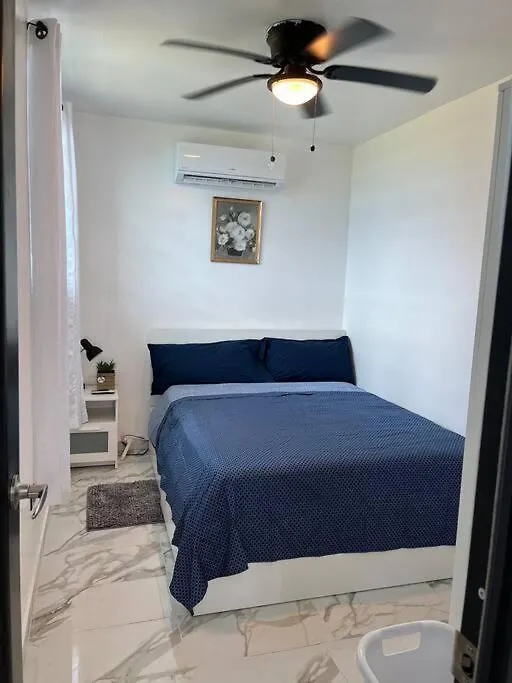 One Bedroom Ocean- Mountain View Home Five Min To Beach Luquillo Casa de Férias